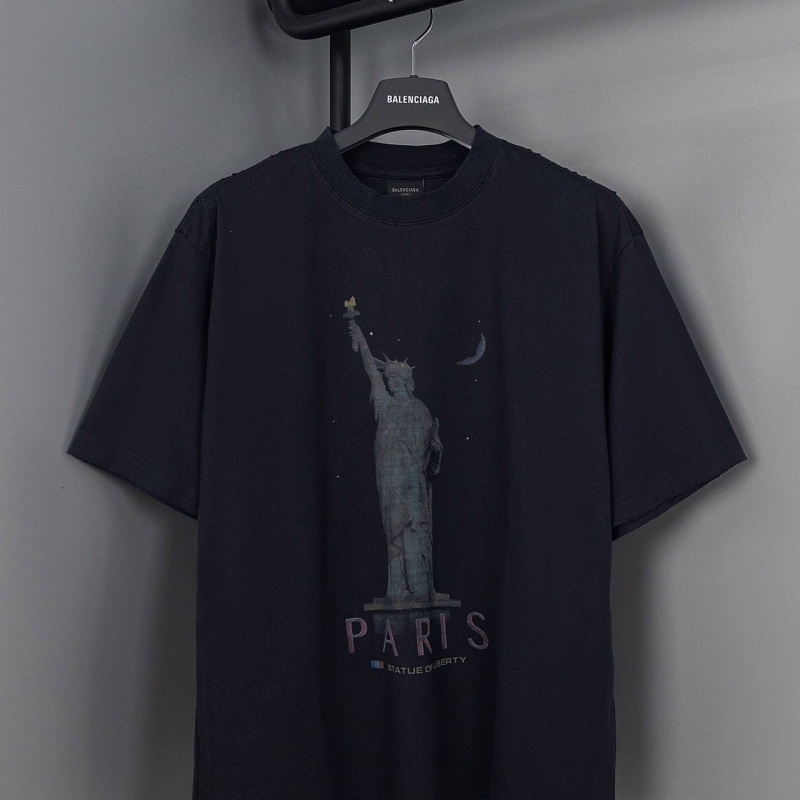 Ba*len*cia*ga t-shirts